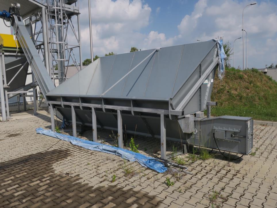 Machines from the biofuel production plant<br>
-1